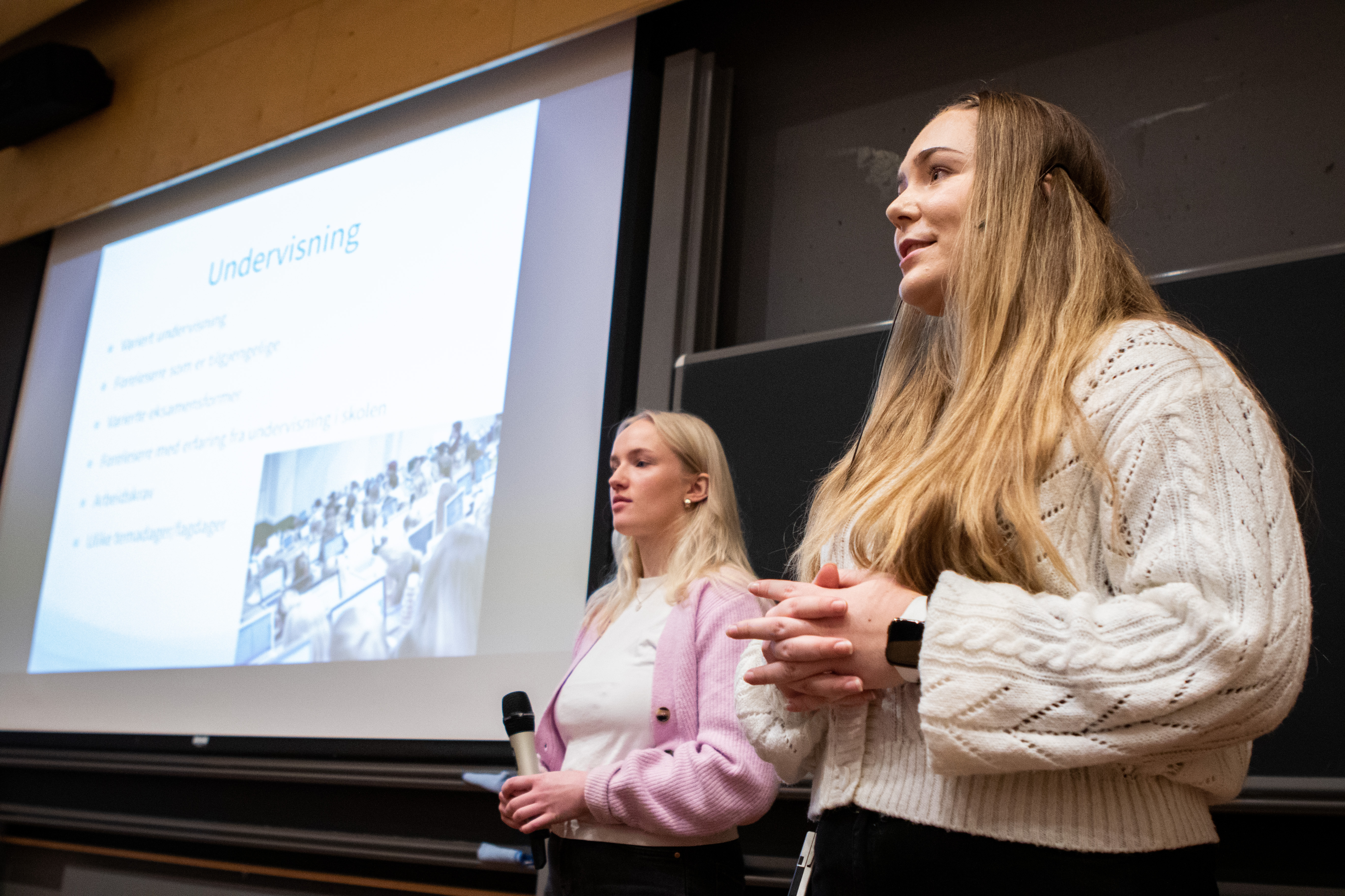 Synnøve Tangen og Vibeke Rødal, masterstudentar i grunnskulelærarutdanning 5.-10.
