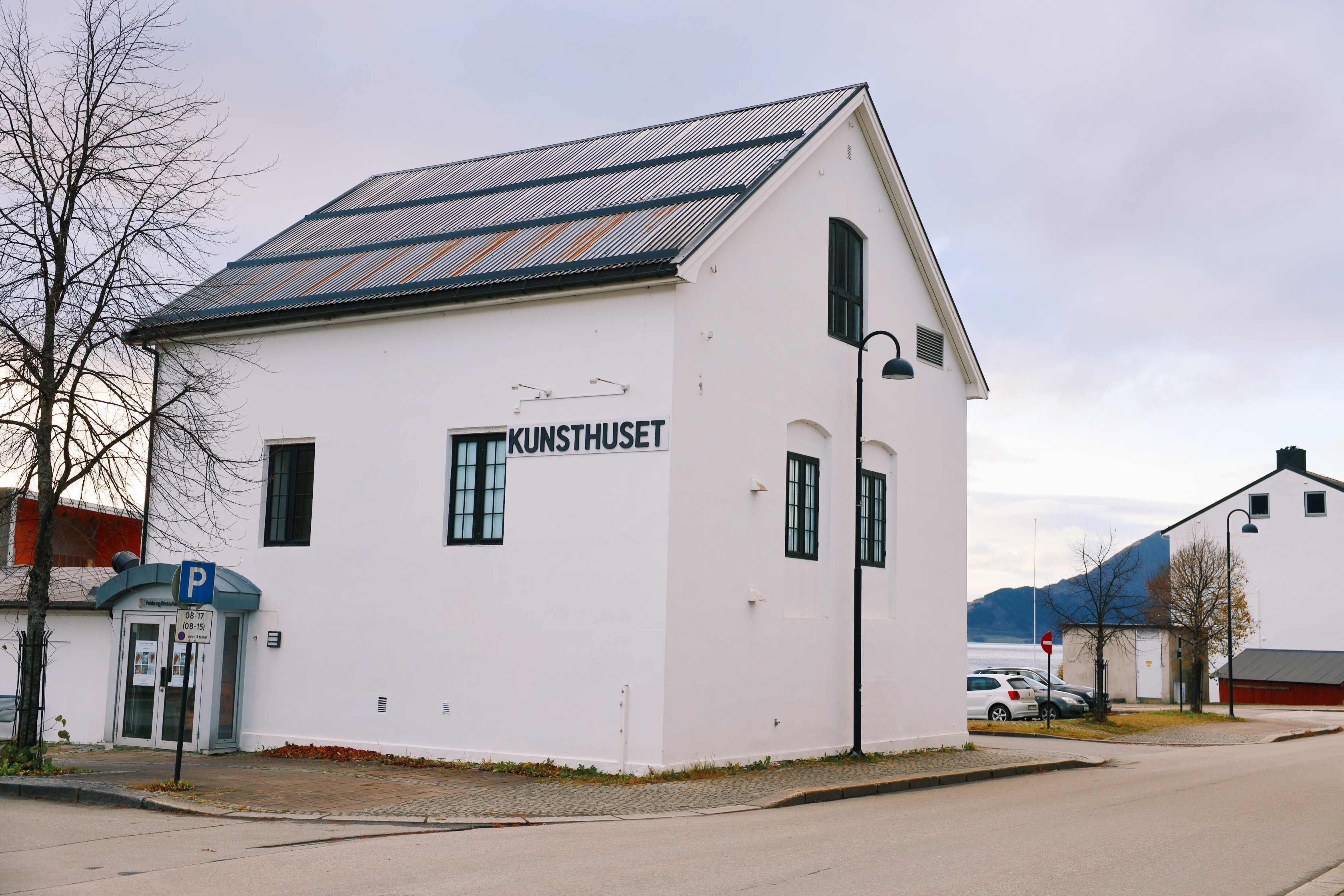 Kunstutstilling ved ansatte ved Høgskulen i Volda