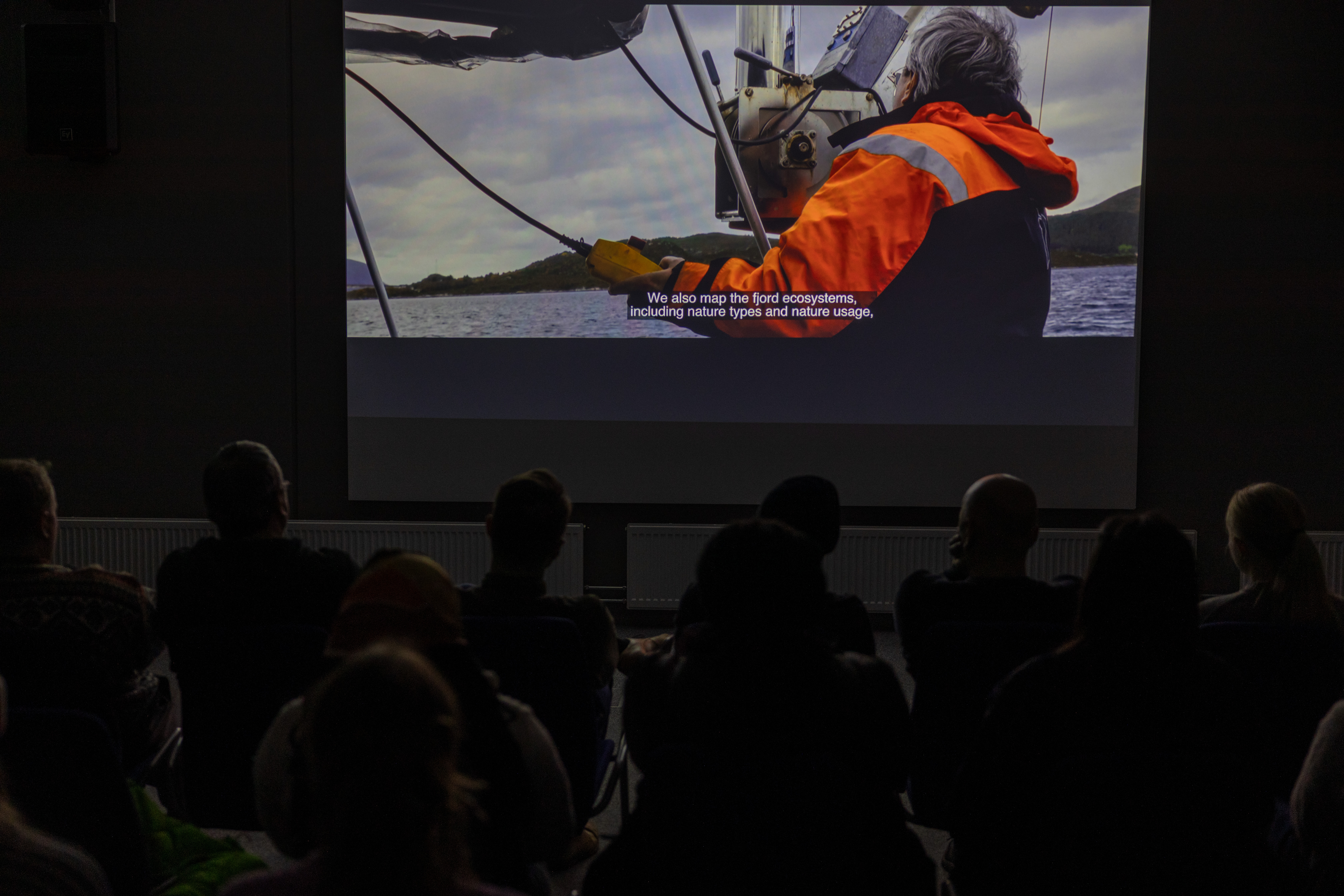 Masterstudenter i Volda lager film for Runde Forsking