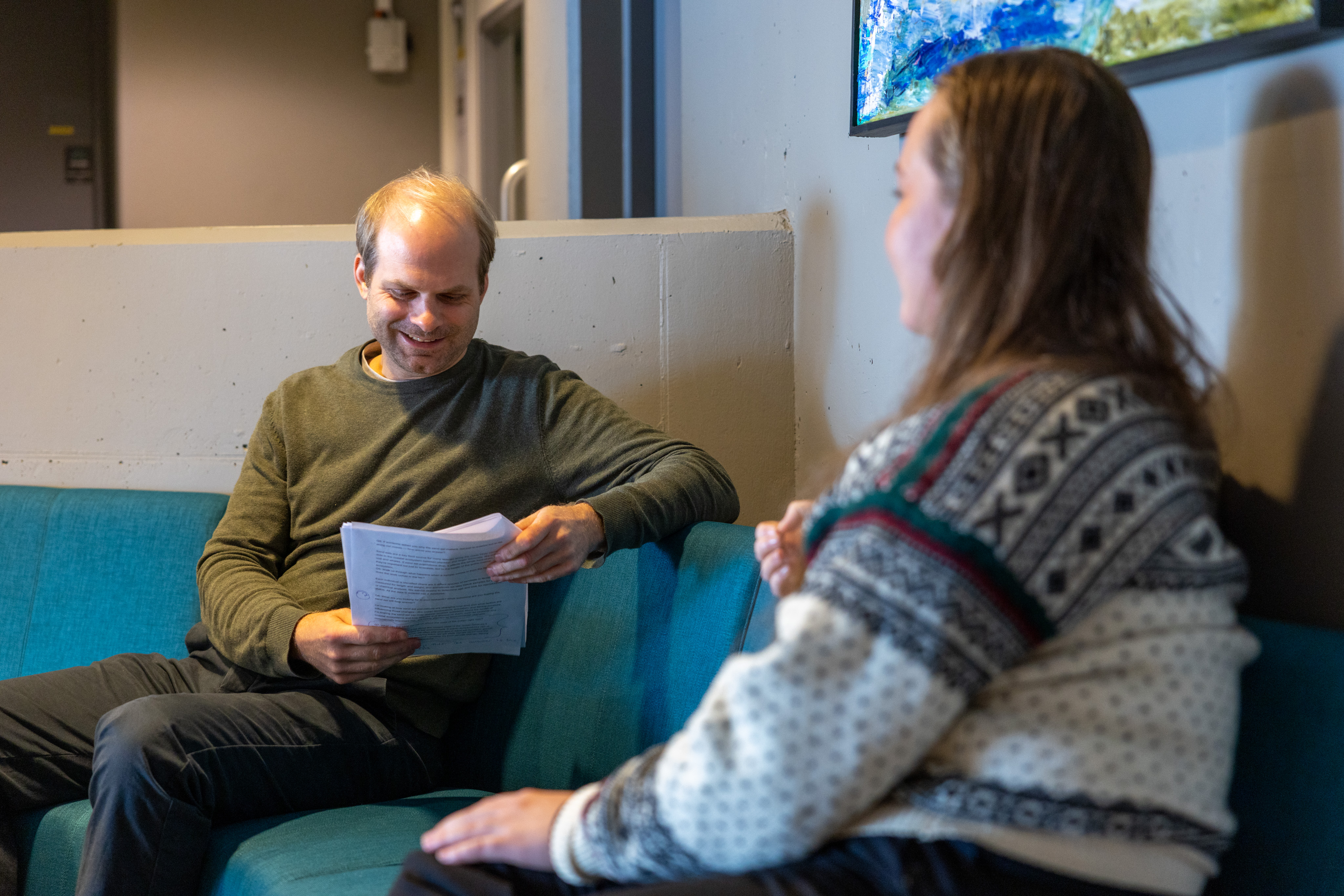 Masterstudenter i Volda lager film for Runde Forsking