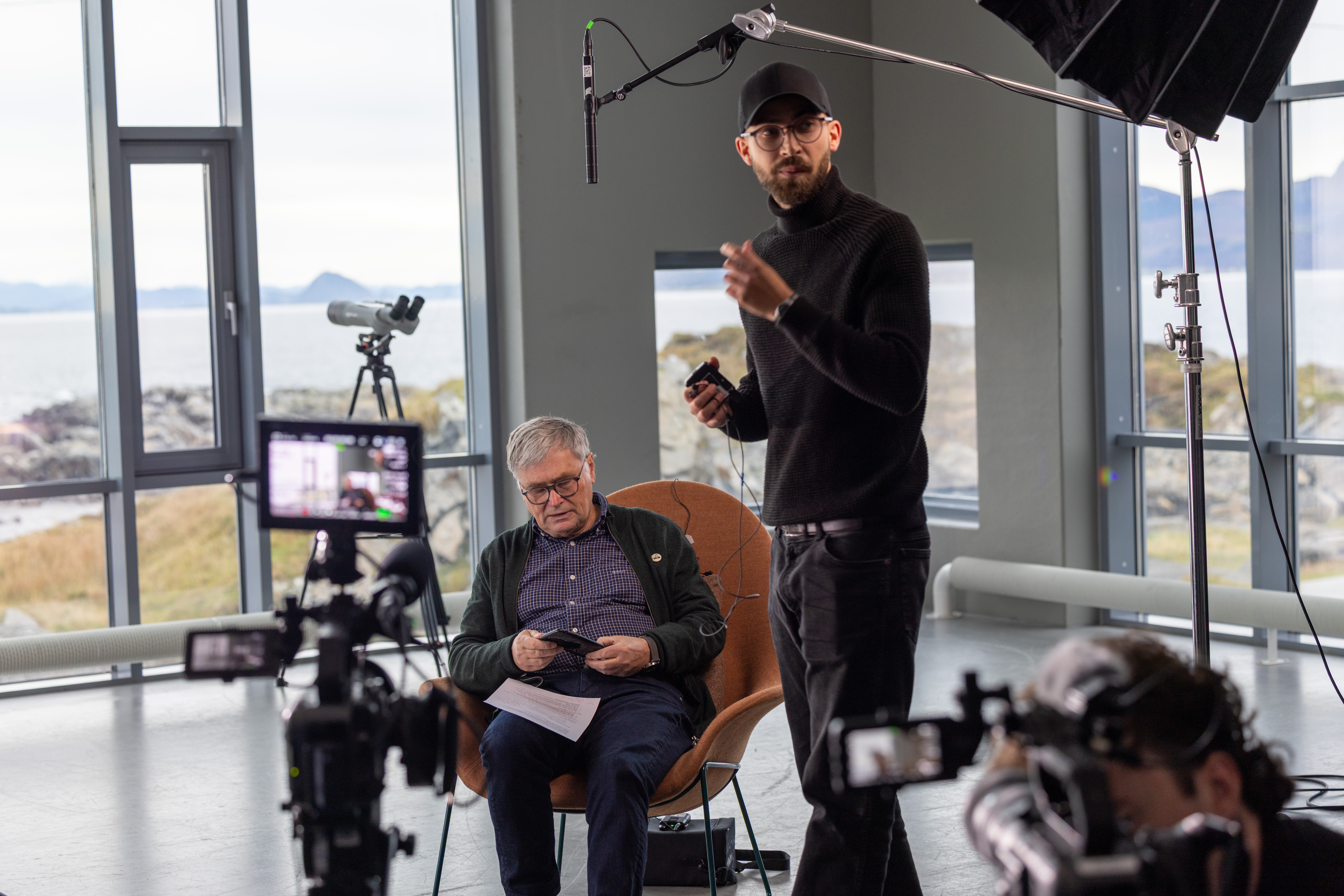 Masterstudenter i Volda lager film for Runde Forsking