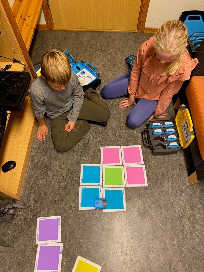 Barn som lærer matematikk og programmering