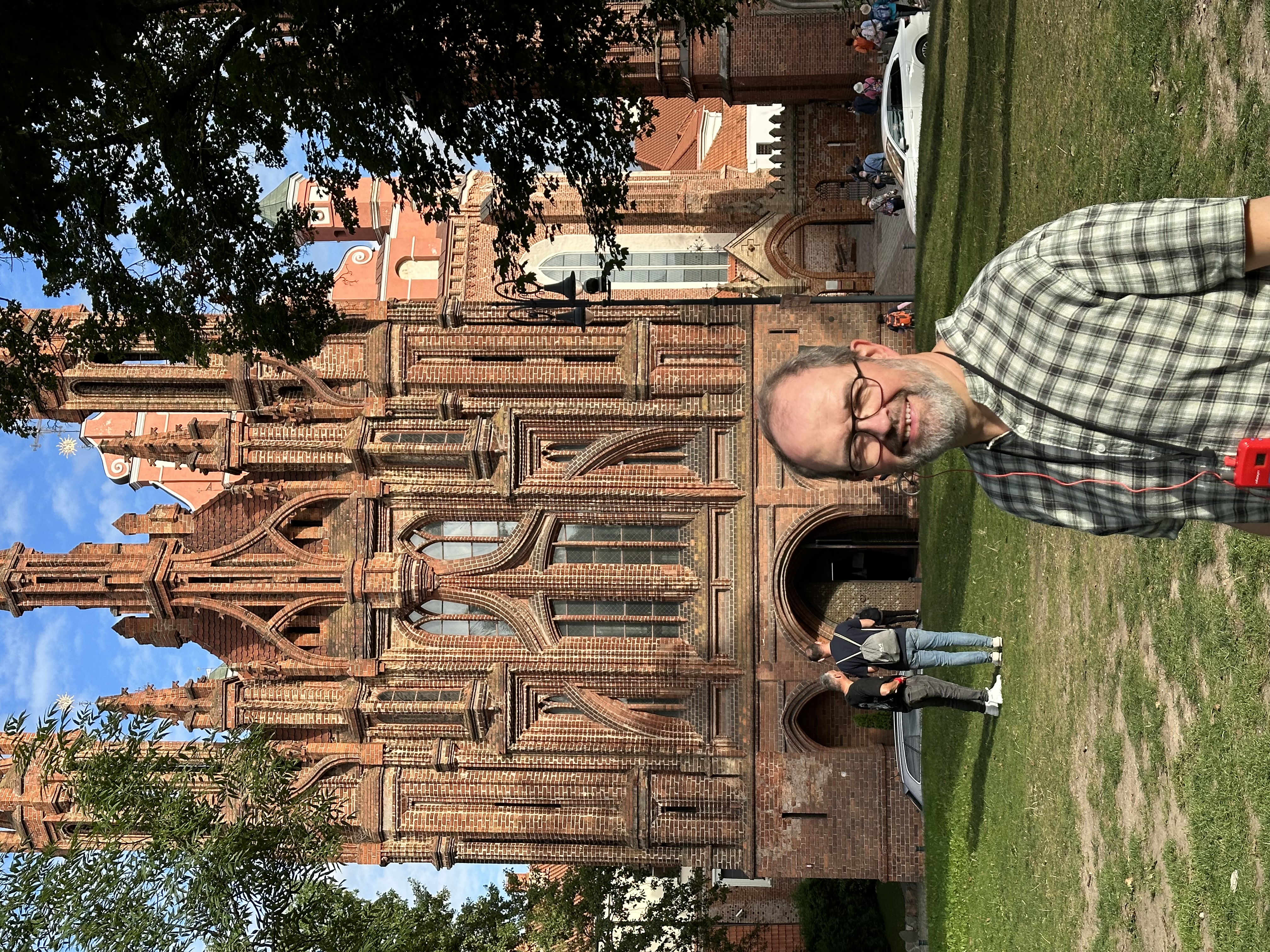 Førsteamanuensis Ralph Meier utenfor en kirke i Vilnius under en religionskonferanse i september.