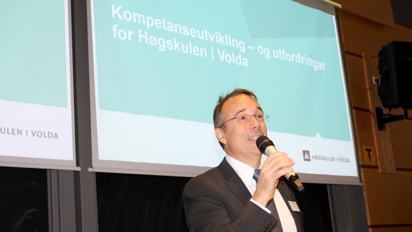 Rektor Johann Roppen.