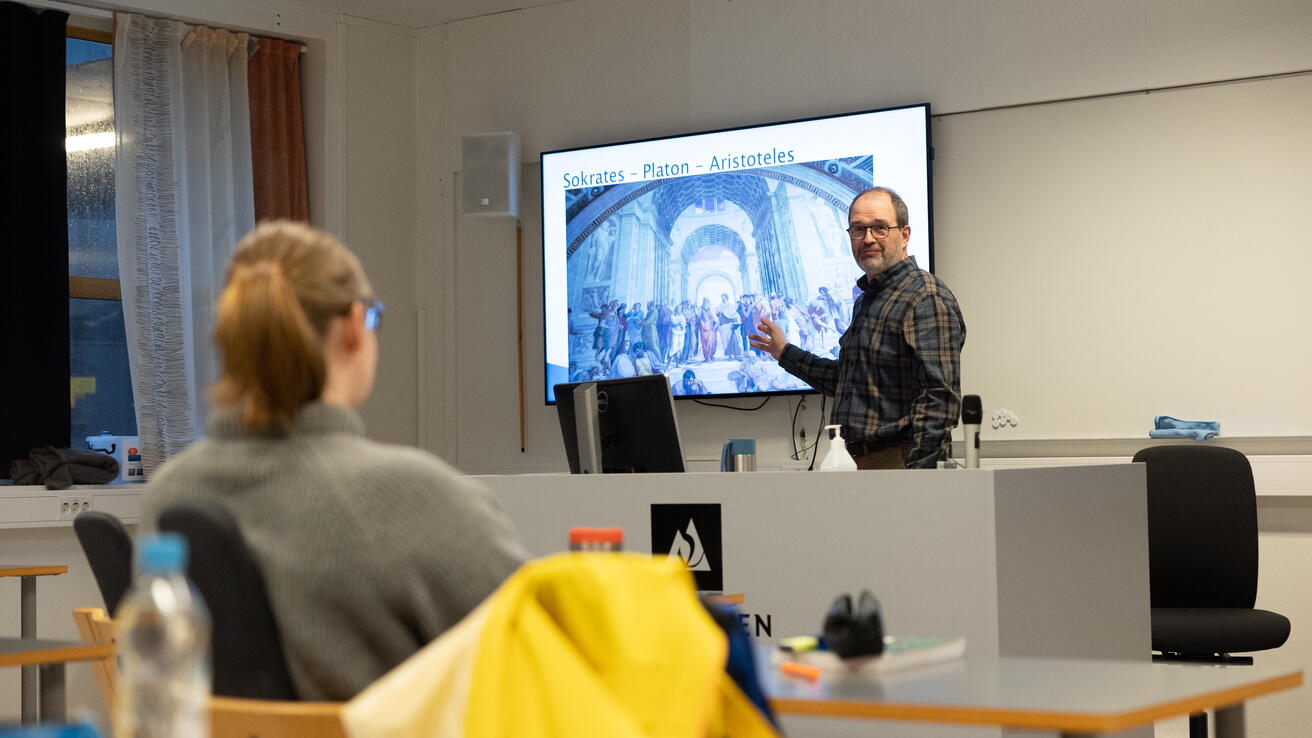 Ralph Meier underviser i Religion, kultur og samfunn ved Høgskulen i Volda
