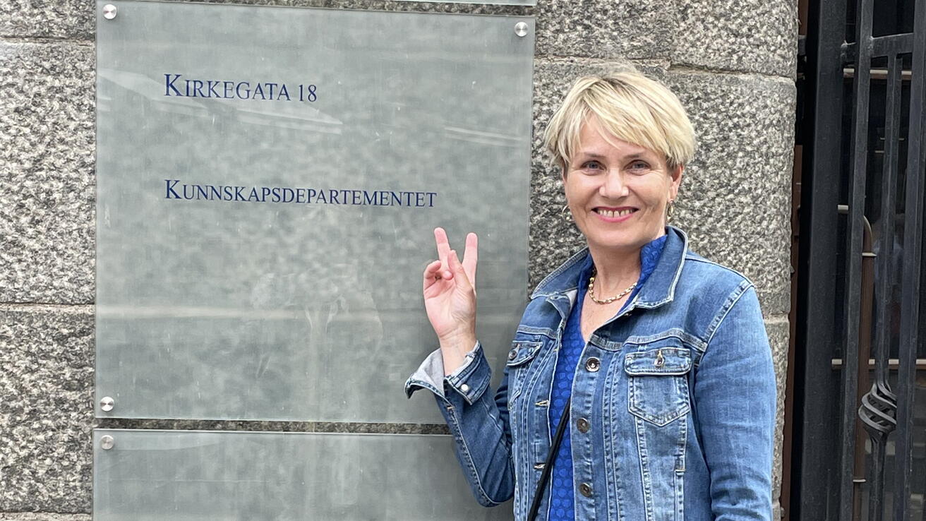Siv M. Gamlem utanfor Kunnskapsdepartementet.