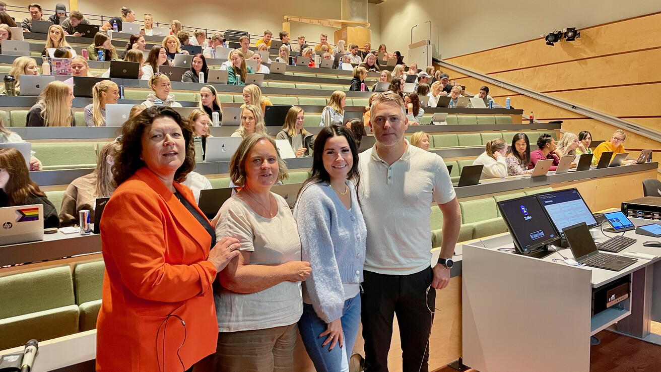 Bilete av Aina Henden (skulesjef Rauma), Lise Brandli (leiar PPT Rauma), Elly Slettvold (einingsleiar helse Vestnes), Knut Øyvind Hoem (skulesjef Vestnes).
