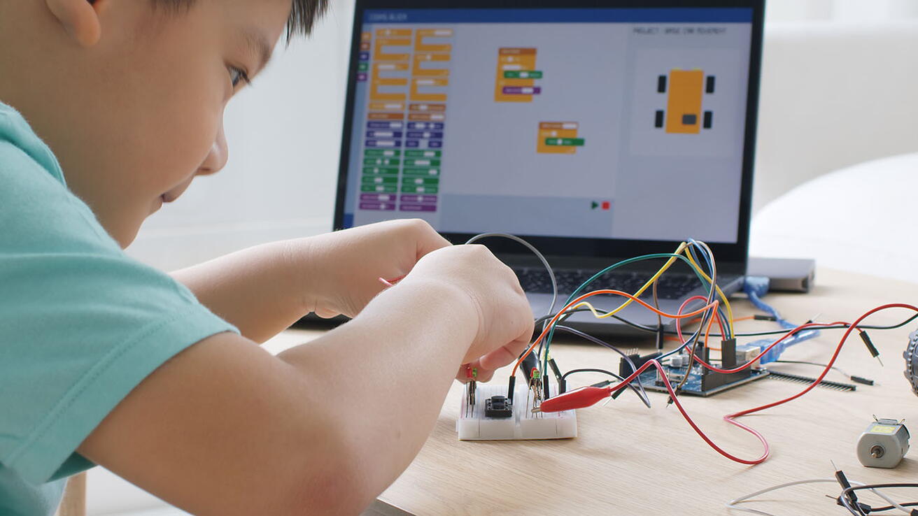 Digital kompetanse - programmering av mikrokontrollerar Digital kompetanse - programmering av mikrokontrollerar