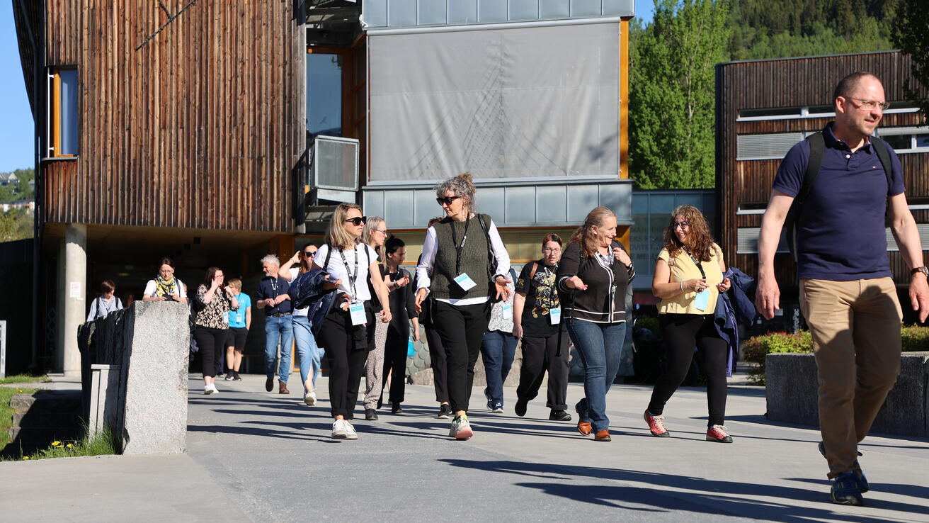 International guests on a VUC campus tour