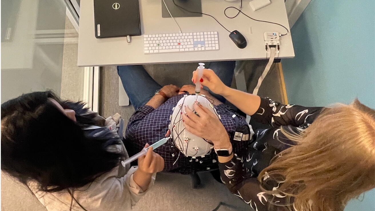 EEG i PoLaR-labben ved Universitetet i Tromsø.
