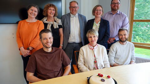 Feira KI-senter med marsipankake.