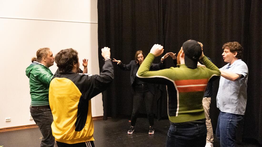 Her har studentene oppvarming til eksamen