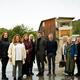 Stortingets familie- og kulturkomité vitja Høgskulen i Volda, og vart tekne i mot av prorektor Odd Helge Mjellem Tonheim (t.v.) og dekan for Avdeling for mediefag, Kate Kartveit (t.h.). 
