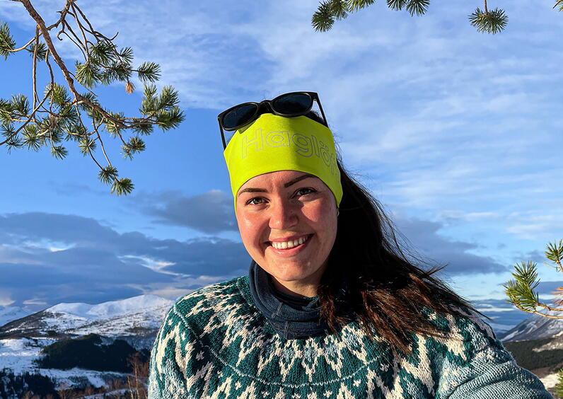 Siri, idrettsstudent på ski.