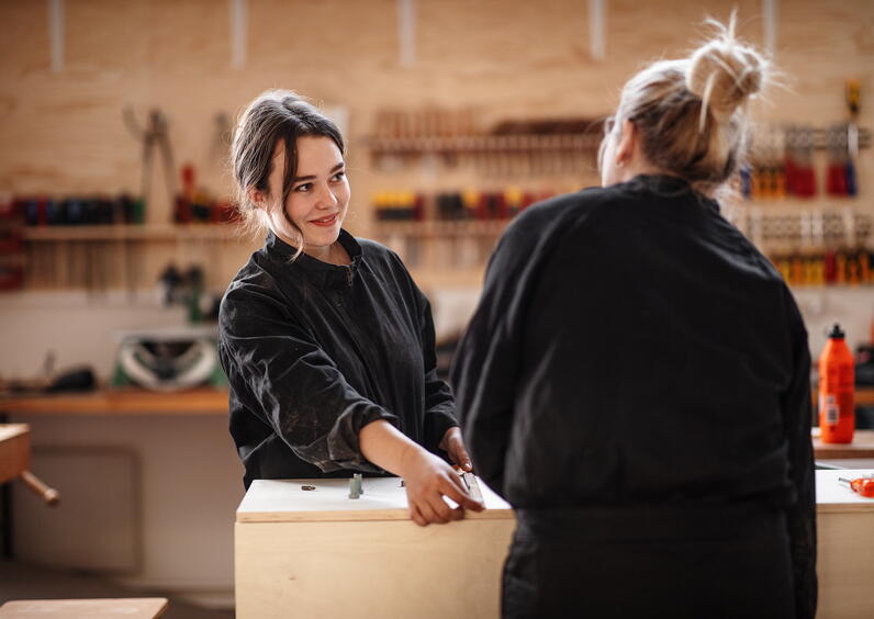 Student ved Design, kunst og handverk